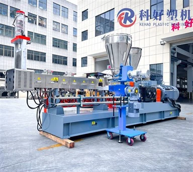 Granulator z najlonskim dvojnim vijakom